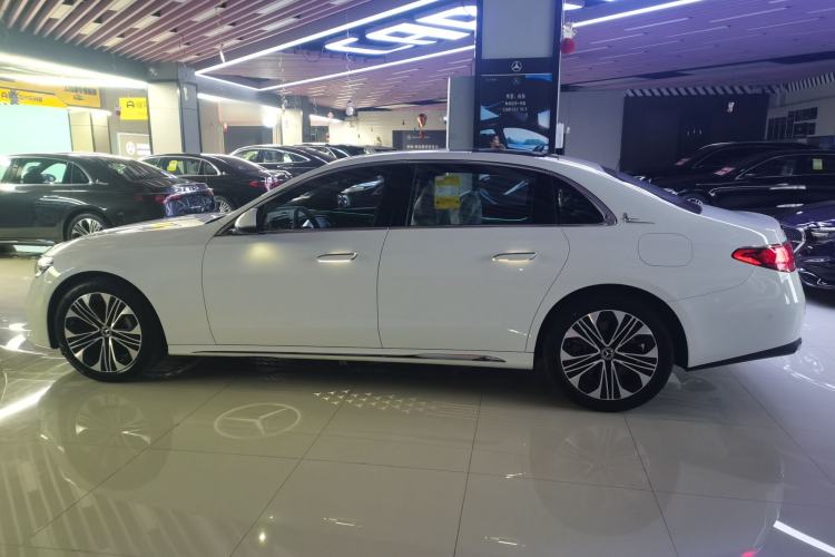 Used Mercedes-Benz E-Class New Energy 2024 E 350 e L Plug-in Hybrid Sedan Left Side