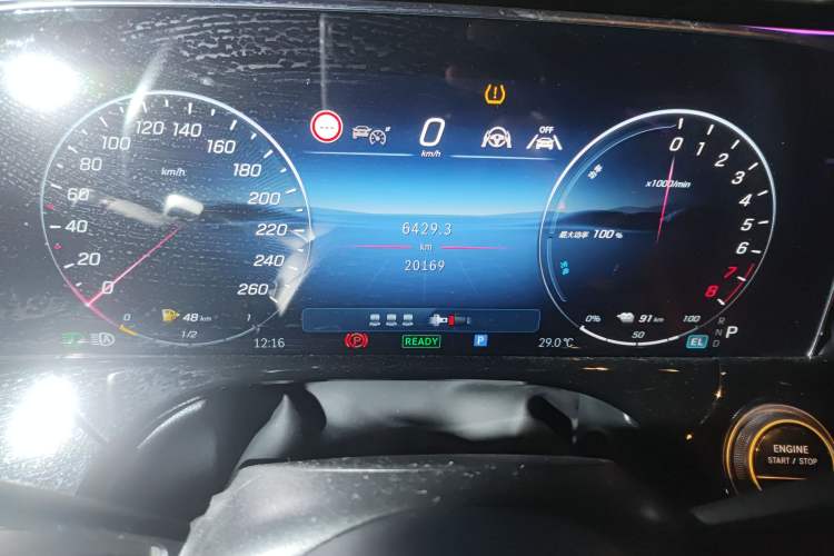 Used Mercedes-Benz E-Class New Energy 2024 E 350 e L Plug-in Hybrid Sports Sedan Odometer Close Up
