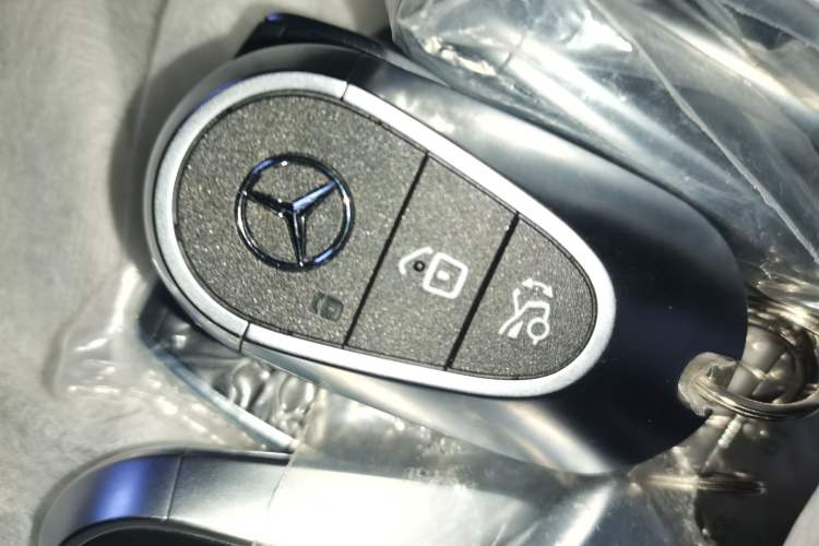 Used Mercedes-Benz E-Class New Energy 2024 E 350 e L Plug-in Hybrid Sedan Vehicle Key