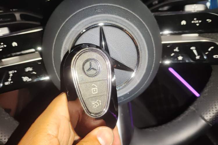 Used Mercedes-Benz E-Class New Energy 2024 E 350 e L Plug-in Hybrid Sports Sedan Vehicle Key