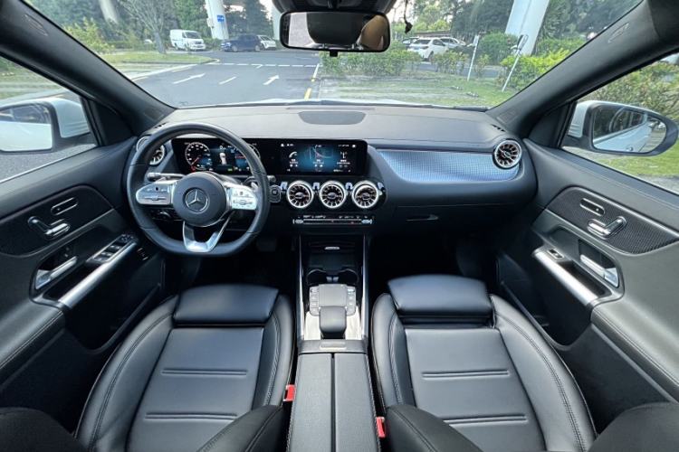 Used Mercedes-Benz EQA 2022 EQA 300 4MATIC Launch Edition Interior 6