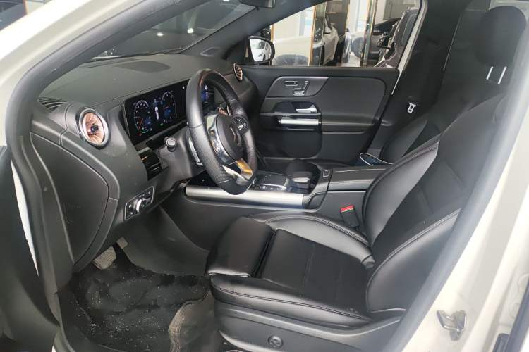 Used Mercedes-Benz EQA 2022 EQA 300 4MATIC Launch Edition Left Front Seat