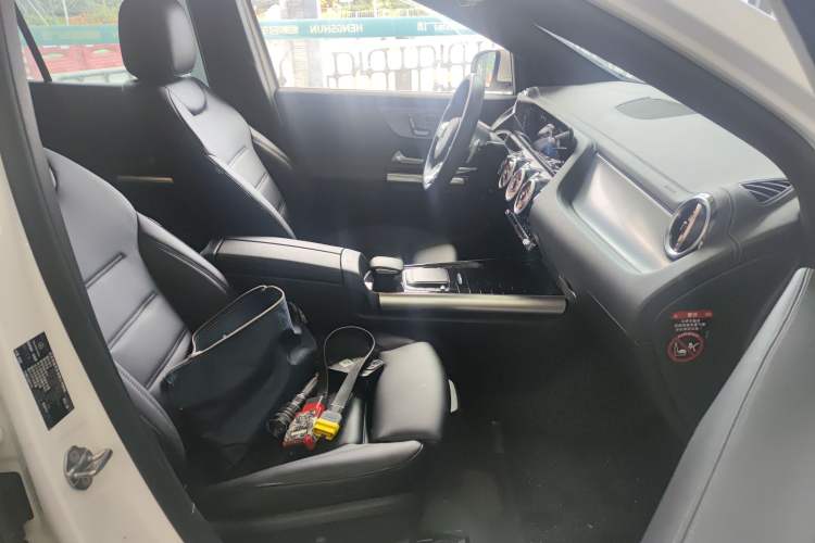 Used Mercedes-Benz EQA 2022 EQA 300 4MATIC Launch Edition Right Front Seat