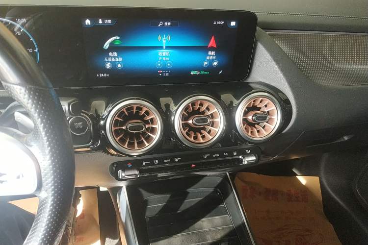 Used Mercedes-Benz EQA 2022 EQA 300 4MATIC Launch Edition Audio And AC Panel