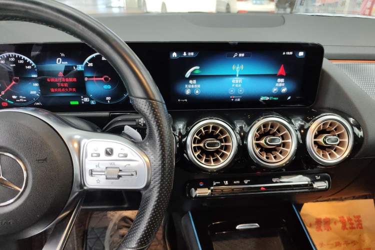 Used Mercedes-Benz EQA 2022 EQA 300 4MATIC Launch Edition Audio And AC Panel