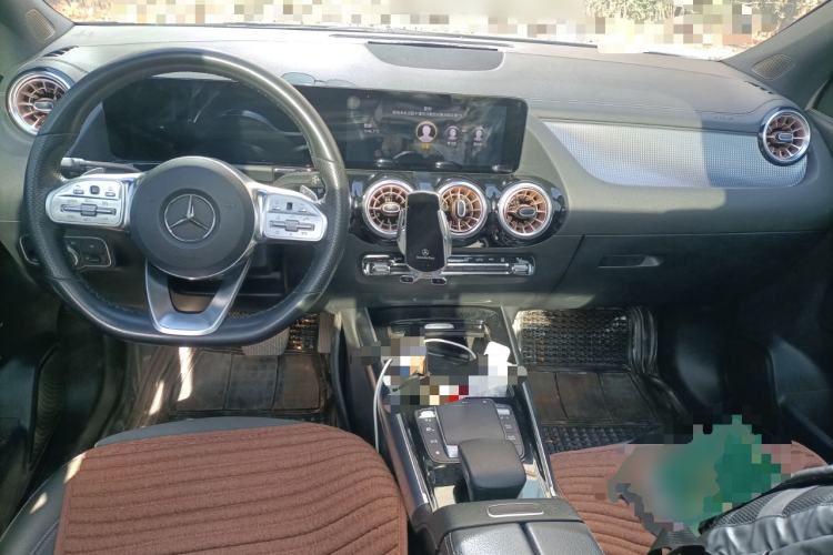 Used Mercedes-Benz EQA 2022 EQA 300 4MATIC Launch Edition Center Console