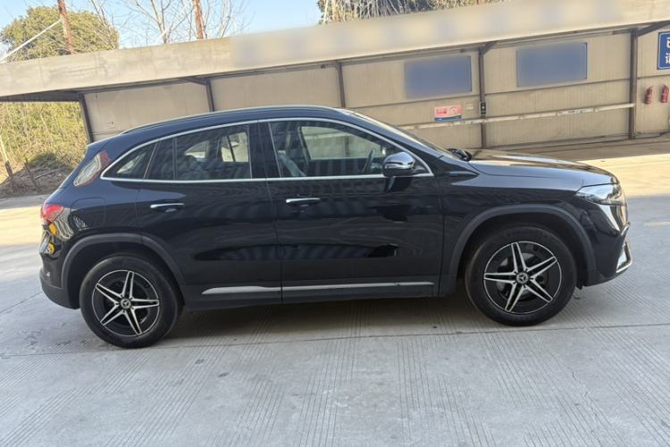 Used Mercedes-Benz EQA 2022 EQA 300 4MATIC Launch Edition Exterior 2