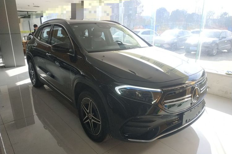 Used Mercedes-Benz EQA 2022 EQA 300 4MATIC Launch Edition Front Right 45 Deg