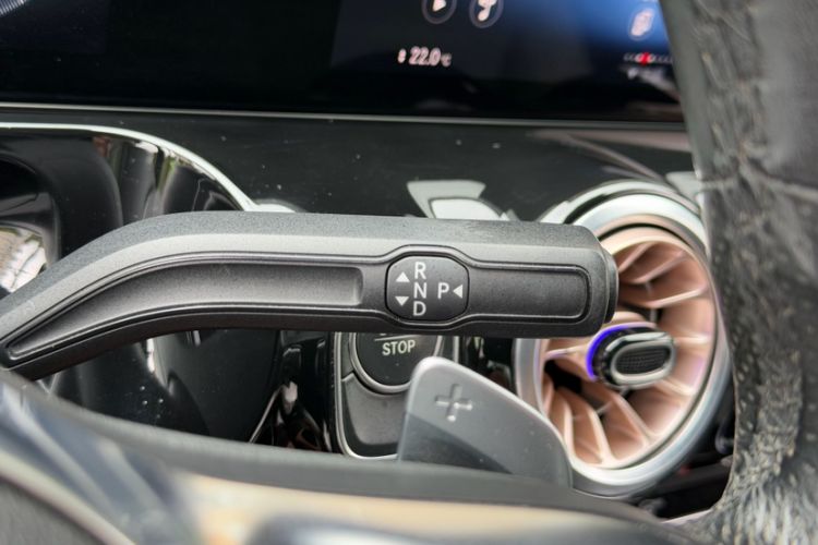 Used Mercedes-Benz EQA 2022 EQA 300 4MATIC Launch Edition Gear Lever