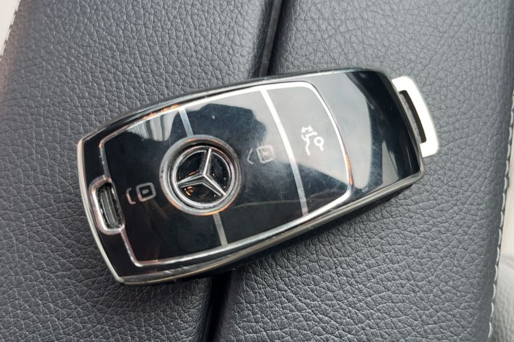 Used Mercedes-Benz EQA 2022 EQA 300 4MATIC Launch Edition Interior 1