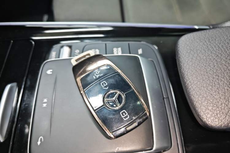 Used Mercedes-Benz EQA 2022 EQA 300 4MATIC Launch Edition Interior 1