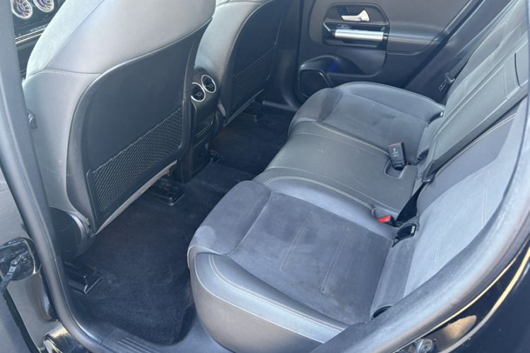 Used Mercedes-Benz EQA 2022 EQA 300 4MATIC Launch Edition Interior 2