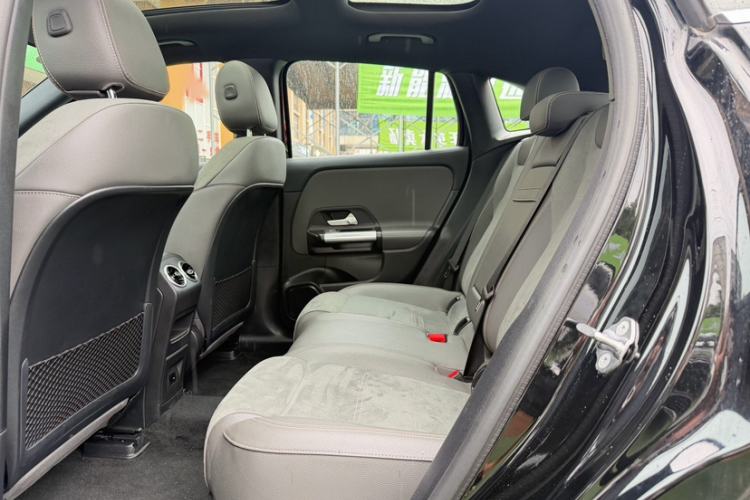Used Mercedes-Benz EQA 2022 EQA 300 4MATIC Launch Edition Interior 2