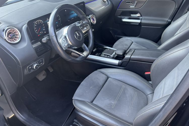 Used Mercedes-Benz EQA 2022 EQA 300 4MATIC Launch Edition Interior 3