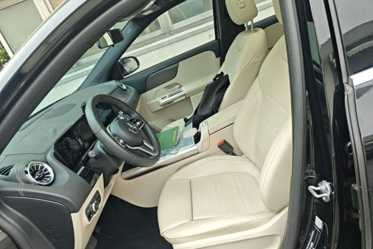 Used Mercedes-Benz EQA 2022 EQA 260 Left Front Seat