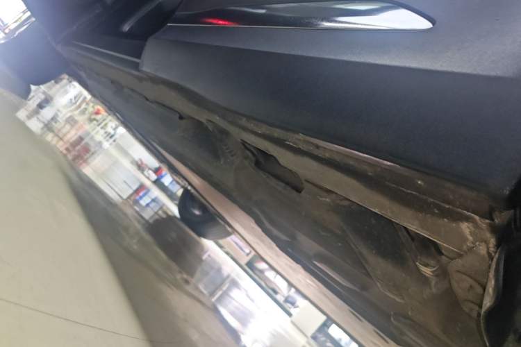 Used Mercedes-Benz EQA 2022 EQA 300 4MATIC Launch Edition Left Side Sill