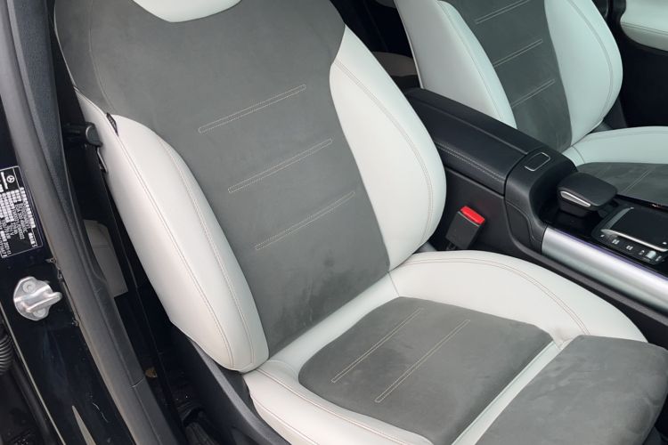 Used Mercedes-Benz EQA 2022 EQA 300 4MATIC Launch Edition Right Front Seat