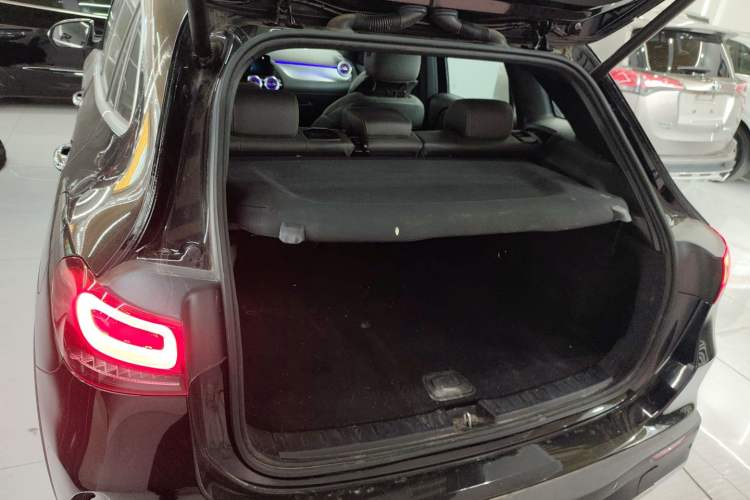 Used Mercedes-Benz EQA 2022 EQA 300 4MATIC Launch Edition Trunk