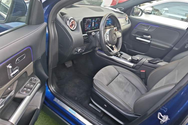 Used Mercedes-Benz EQA 2022 EQA 300 4MATIC Launch Edition Driver Seat