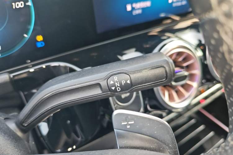 Used Mercedes-Benz EQA 2022 EQA 300 4MATIC Launch Edition Gear Lever