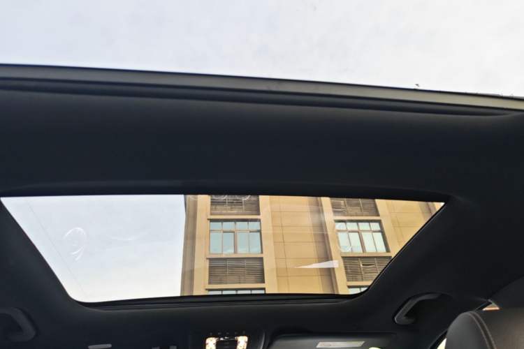 Used Mercedes-Benz EQA 2022 EQA 300 4MATIC Launch Edition Headliner