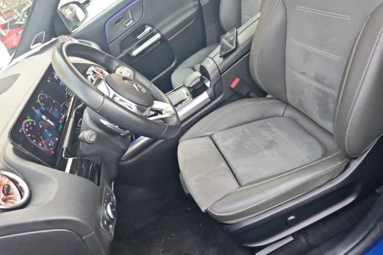 Used Mercedes-Benz EQA 2022 EQA 300 4MATIC Launch Edition Left Front Seat