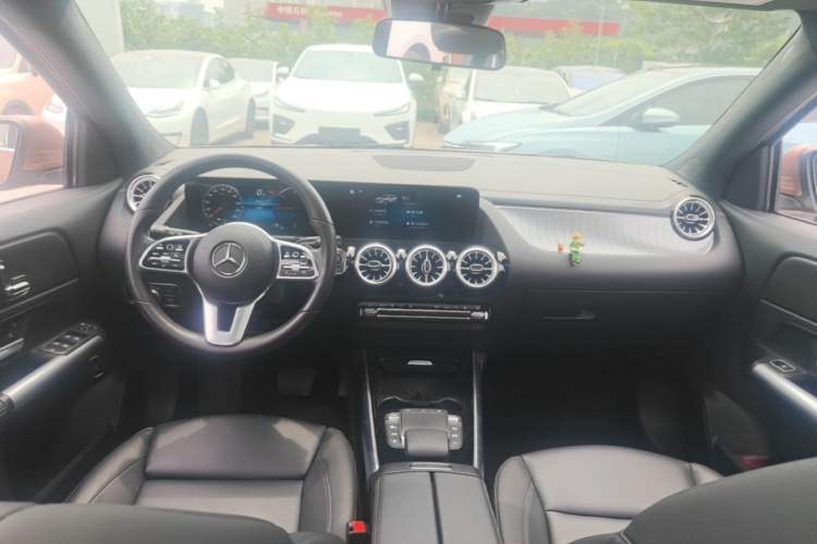 Used Mercedes-Benz EQA 2022 EQA 260 Center Console