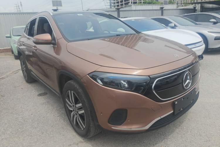 Used Mercedes-Benz EQA 2022 EQA 260 Front Right 45 Deg