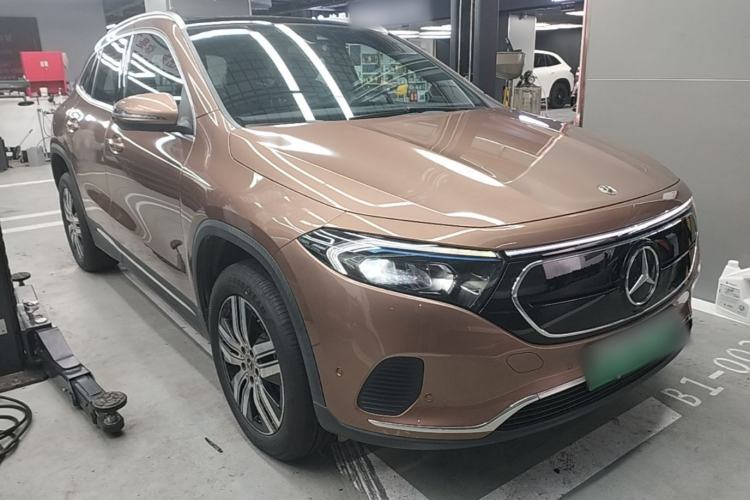 Used Mercedes-Benz EQA 2022 EQA 260 Front Right 45 Deg