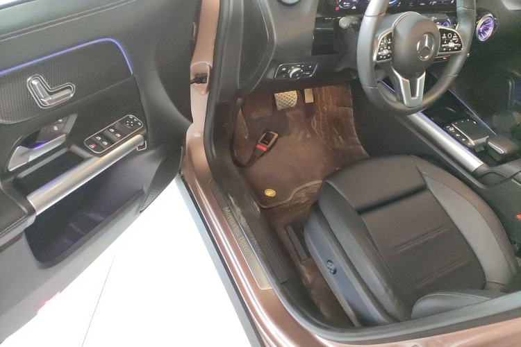 Used Mercedes-Benz EQA 2022 EQA 260 Interior 3