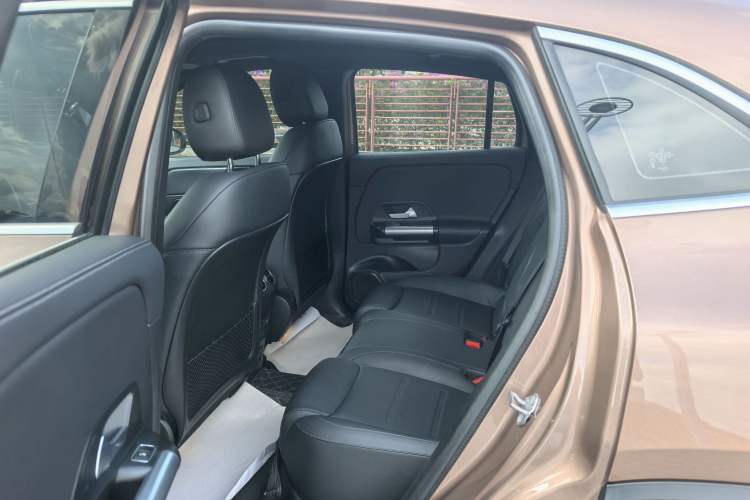 Used Mercedes-Benz EQA 2022 EQA 260 Interior 3