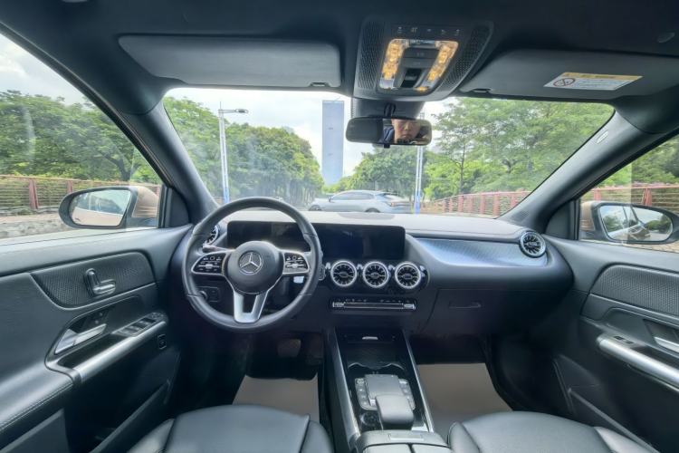 Used Mercedes-Benz EQA 2022 EQA 260 Interior 4