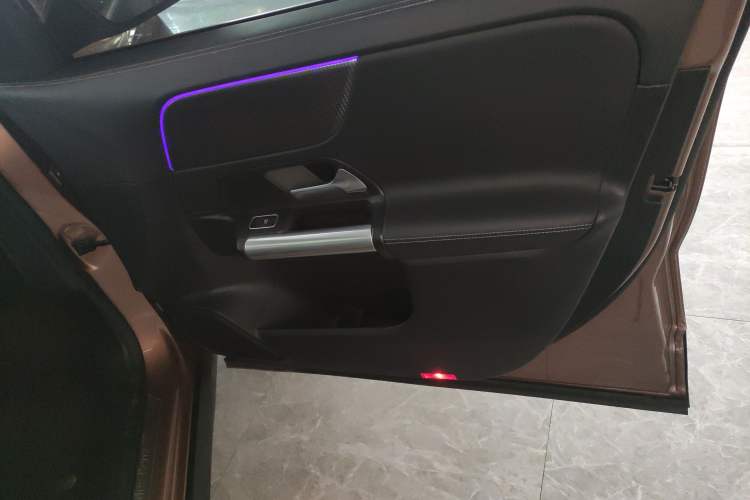 Used Mercedes-Benz EQA 2022 EQA 260 Interior 5