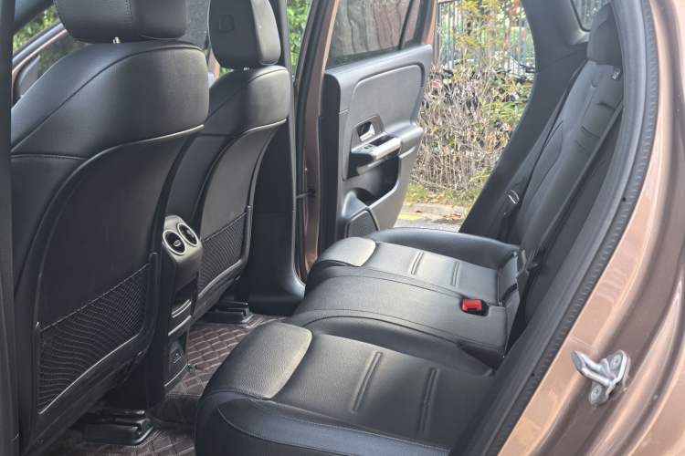 Used Mercedes-Benz EQA 2022 EQA 260 Interior 7