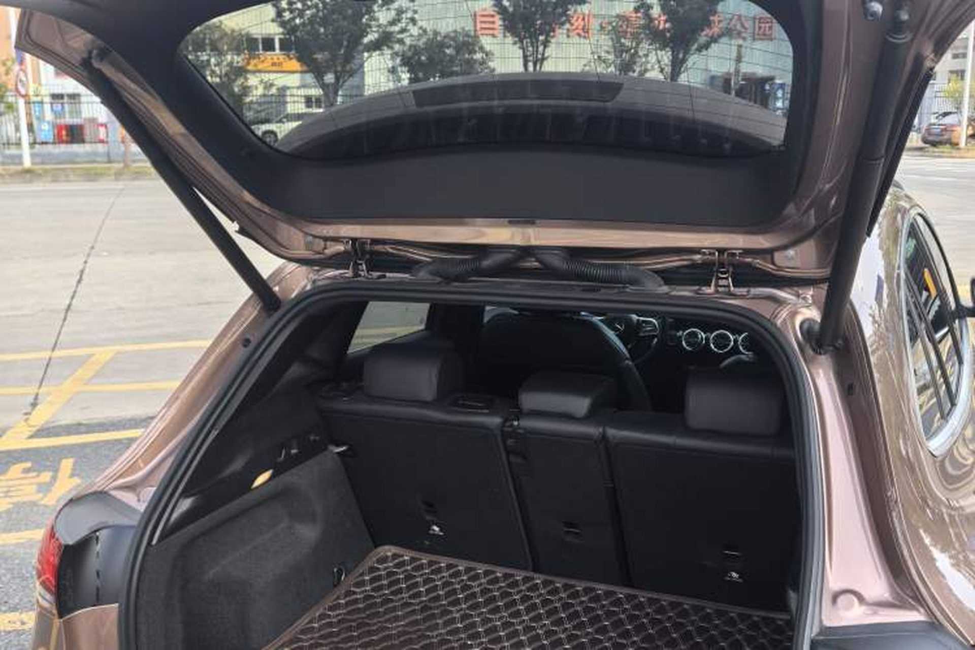 Used Mercedes-Benz EQA 2022 EQA 260 Interior 9