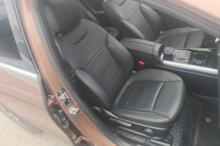 Used Mercedes-Benz EQA 2022 EQA 260 Right Front Seat