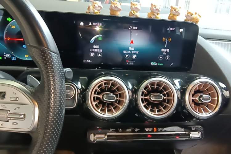 Used Mercedes-Benz EQA 2022 EQA 300 4MATIC Launch Edition Audio And AC Panel