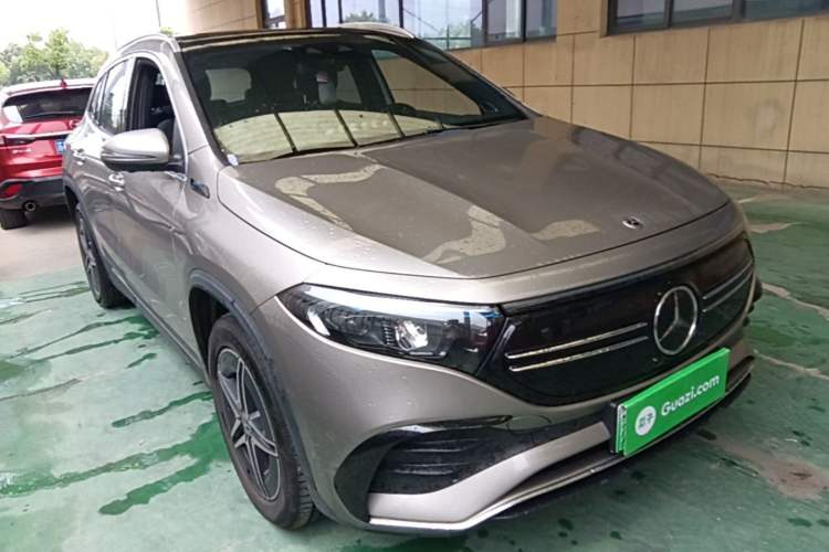 Used Mercedes-Benz EQA 2022 EQA 300 4MATIC Launch Edition Front Right 45 Deg