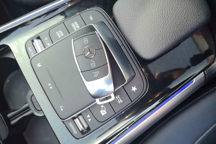 Used Mercedes-Benz EQA 2022 EQA 260 Interior 1