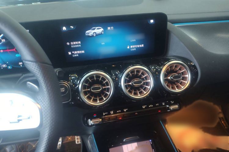 Used Mercedes-Benz EQA 2022 EQA 300 4MATIC Launch Edition Audio And AC Panel