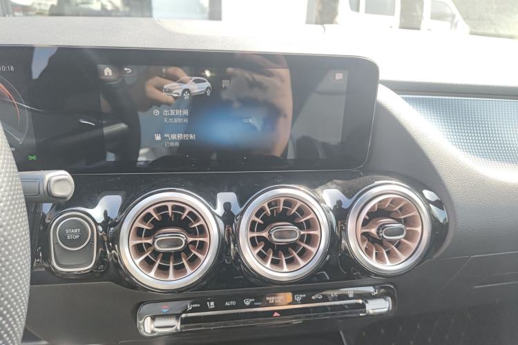 Used Mercedes-Benz EQA 2022 EQA 300 4MATIC Launch Edition Audio And AC Panel
