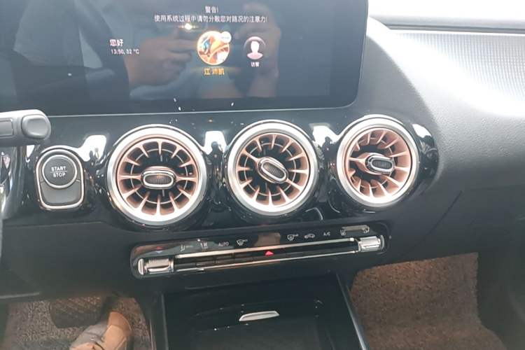 Used Mercedes-Benz EQA 2022 EQA 300 4MATIC Launch Edition Audio And AC Panel