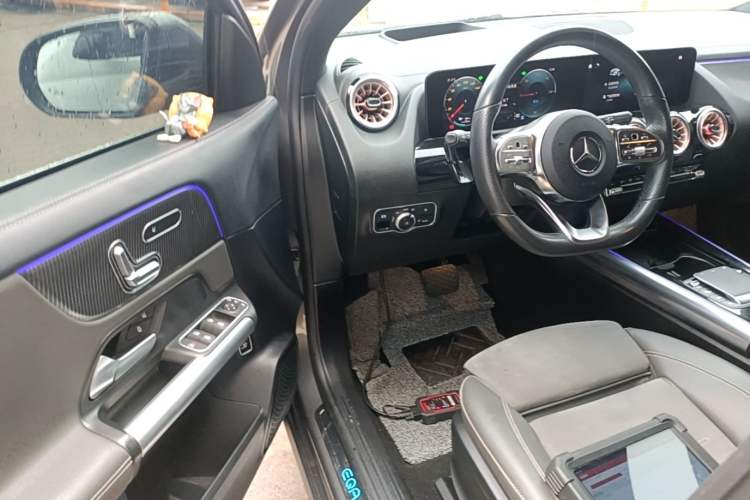Used Mercedes-Benz EQA 2022 EQA 300 4MATIC Launch Edition Driver Seat