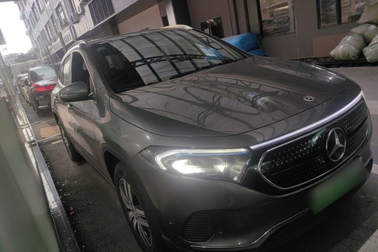 Used Mercedes-Benz EQA 2022 EQA 260 Front Right 45 Deg