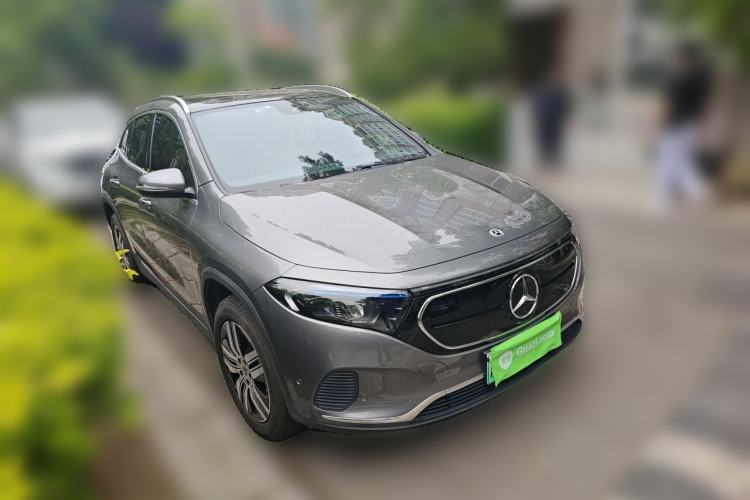 Used Mercedes-Benz EQA 2022 EQA 260 Front Right 45 Deg