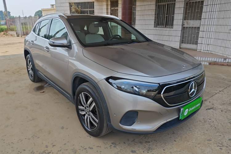 Used Mercedes-Benz EQA 2022 EQA 260 Front Right 45 Deg