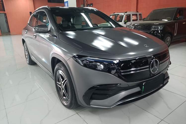 Used Mercedes-Benz EQA 2022 EQA 300 4MATIC Launch Edition Front Right 45 Deg