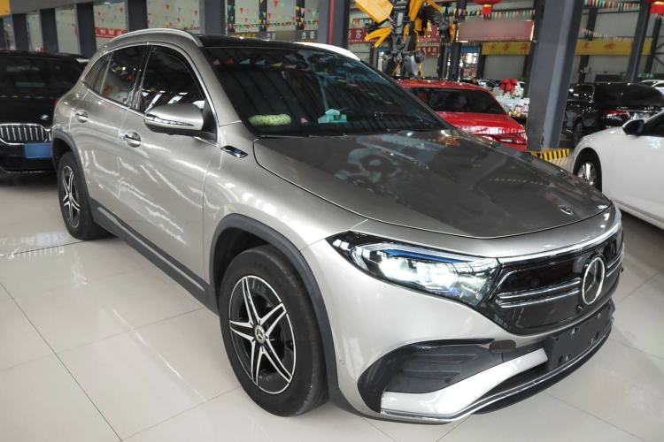 Used Mercedes-Benz EQA 2022 EQA 300 4MATIC Launch Edition Front Right 45 Deg