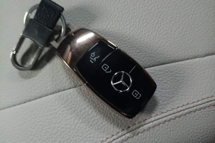Used Mercedes-Benz EQA 2022 EQA 300 4MATIC Launch Edition Interior 1