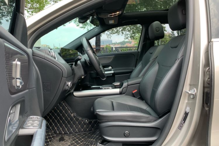 Used Mercedes-Benz EQA 2022 EQA 260 Interior 1